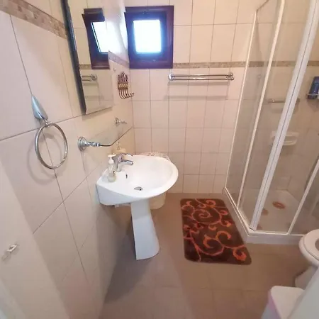 Ivi's House Giolou *