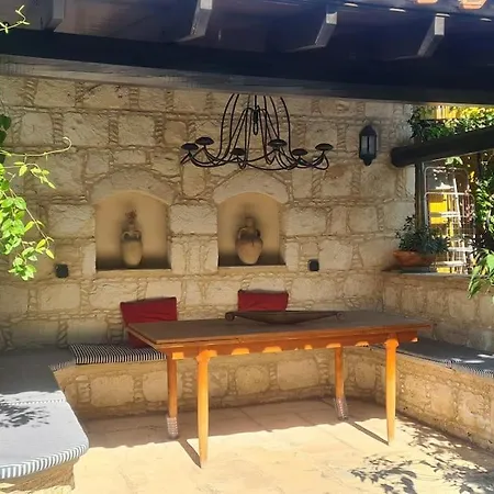 Ivi House In Giolou, Ferienhaus *