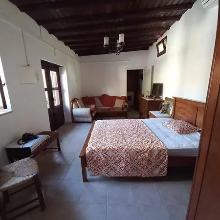 펜션 Ivi's House Giolou 파포스