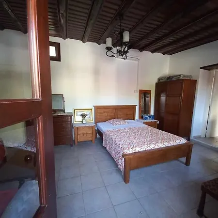 Ivi House In Giolou, Paphos *