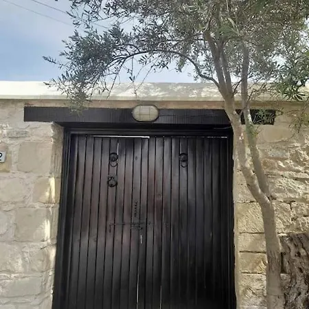 Ivi House In Giolou,