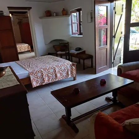 Ivi House In Giolou,