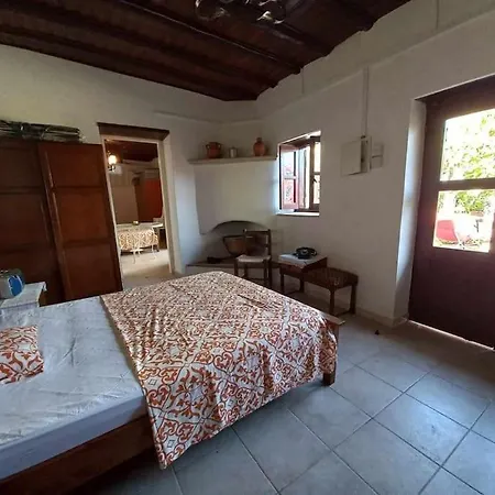 Ivi's House Giolou 파포스