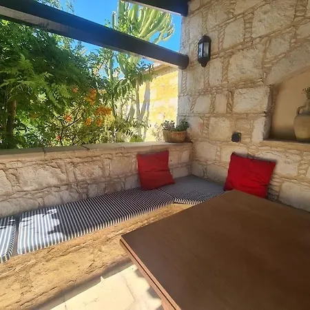 Ivi's House Giolou * 파포스