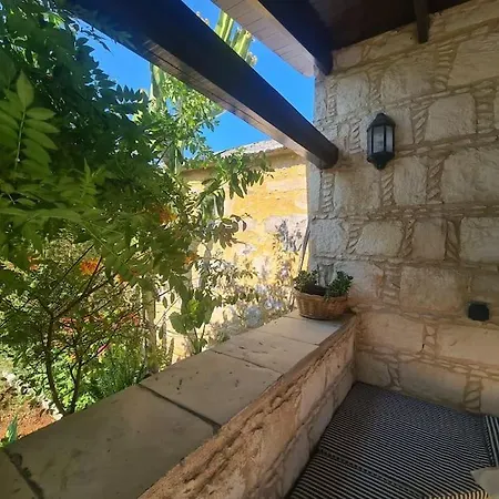 펜션 Ivi's House Giolou *