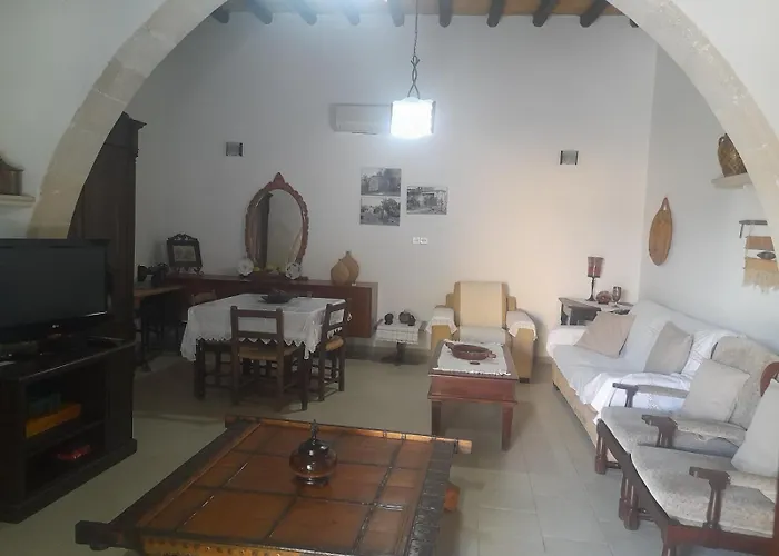 Ivi's House Giolou Paphos